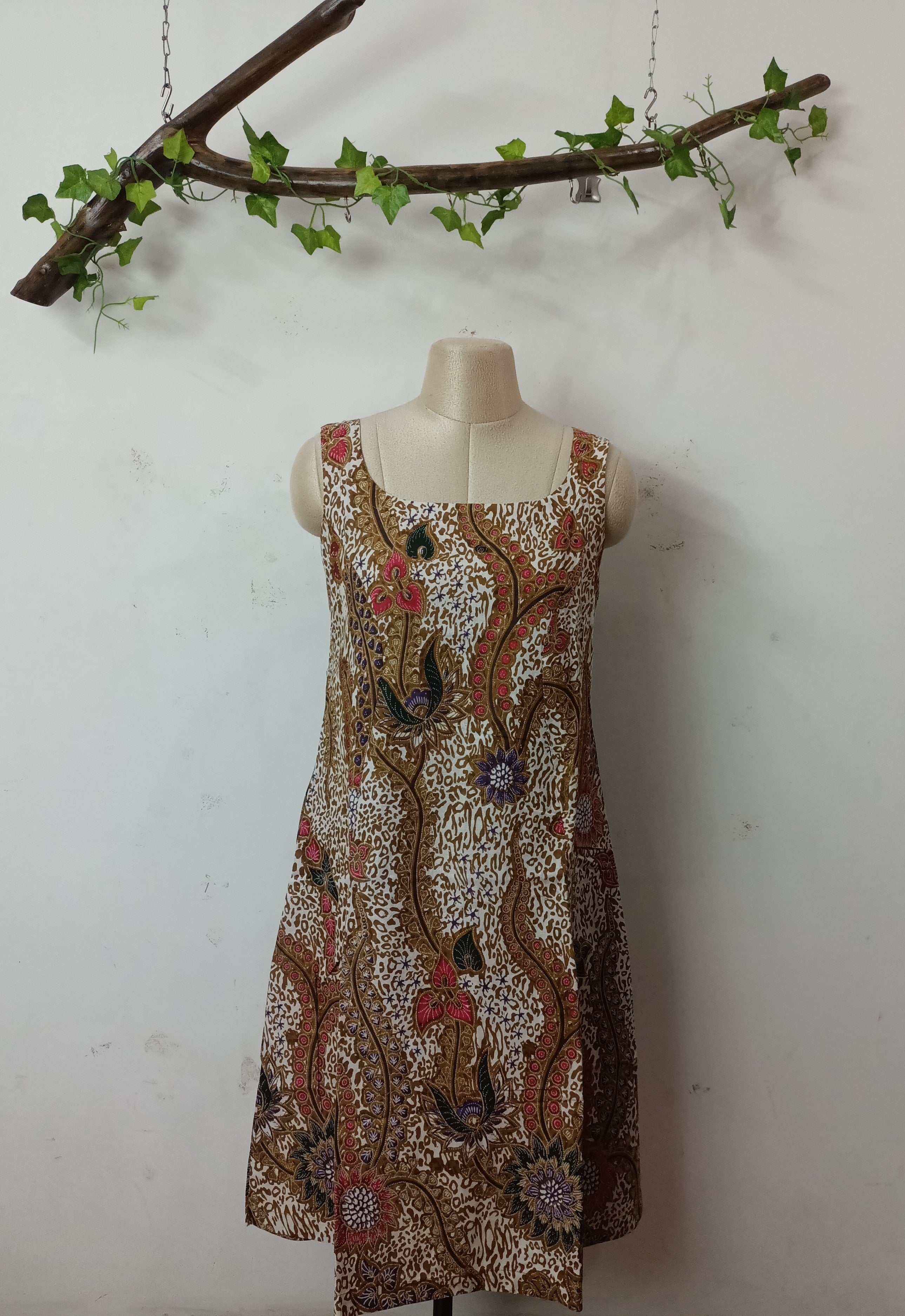 Malaysian print dress- brown and red