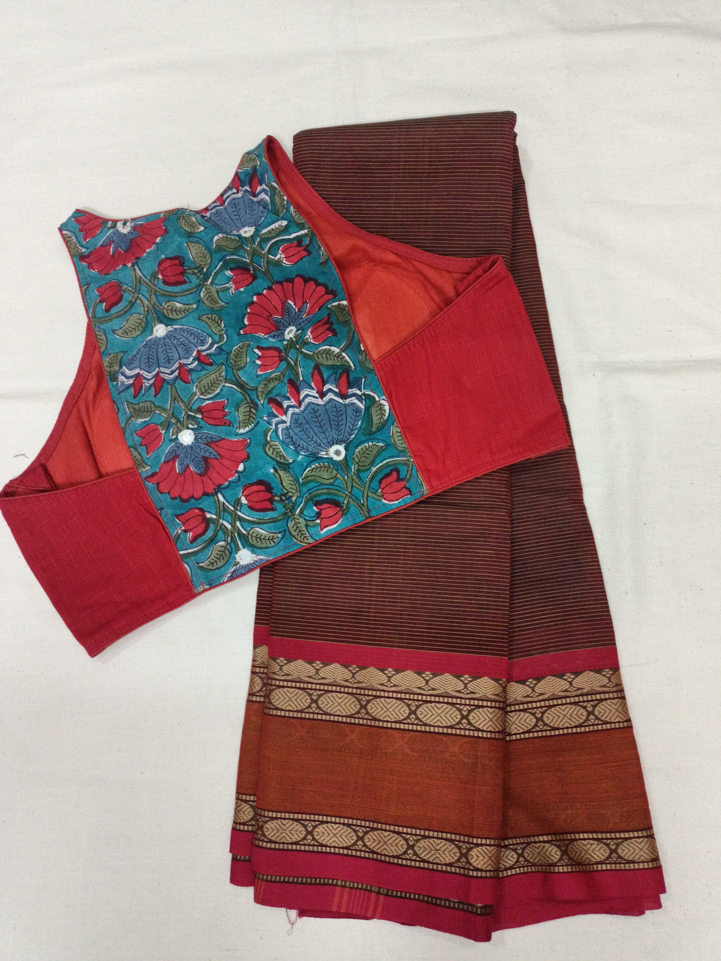 Chettinad Cotton Saree with Sleeveless Razor Cut Blouse-Saree Blouse Combo