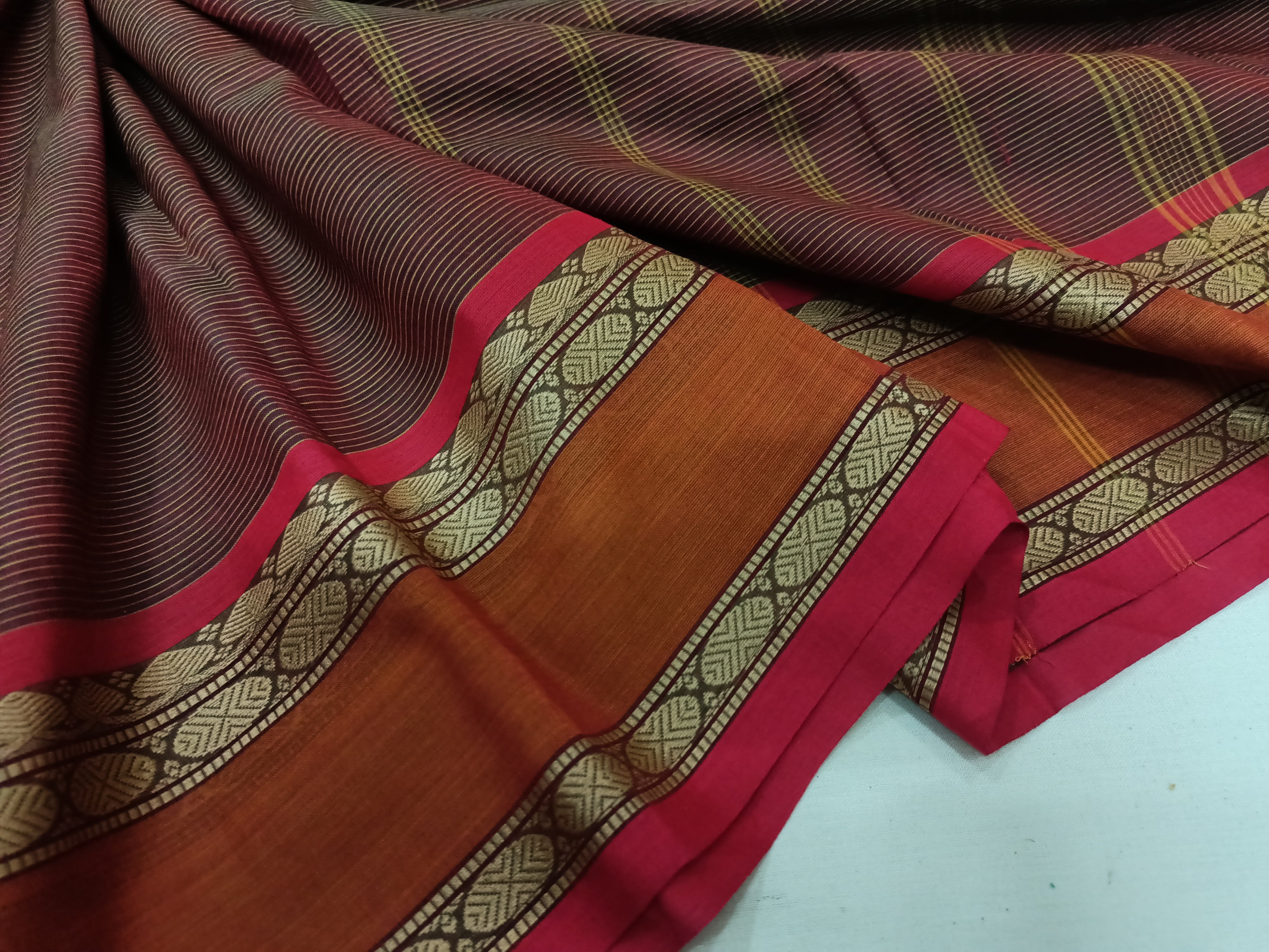 Chettinad Cotton Saree with Sleeveless Razor Cut Blouse-Saree Blouse Combo