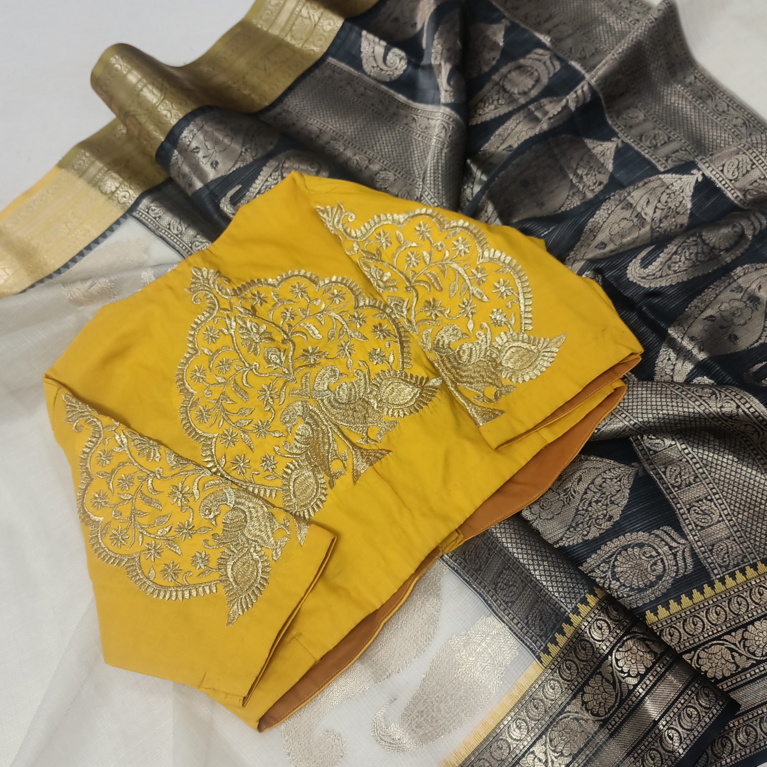 Semi Silk saree with Zari Blouse-Saree Blouse Combo 