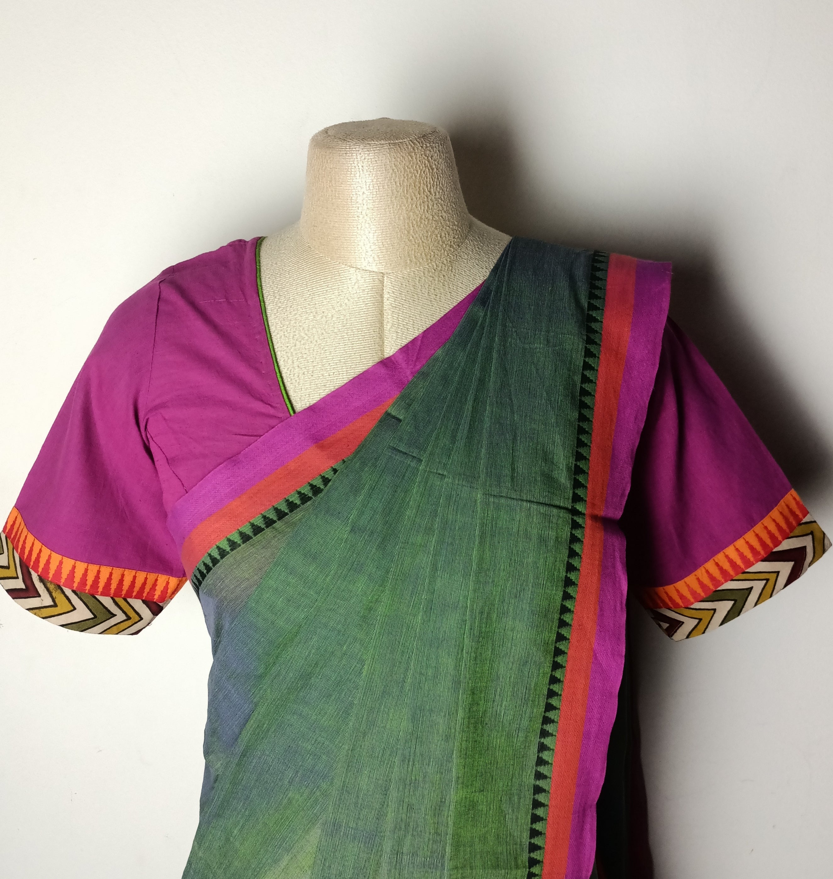 SAREE Dark organic green saree with pink border and matching cotton pink blouse combo - Umbara design - saree blouse comboCOMBO -65