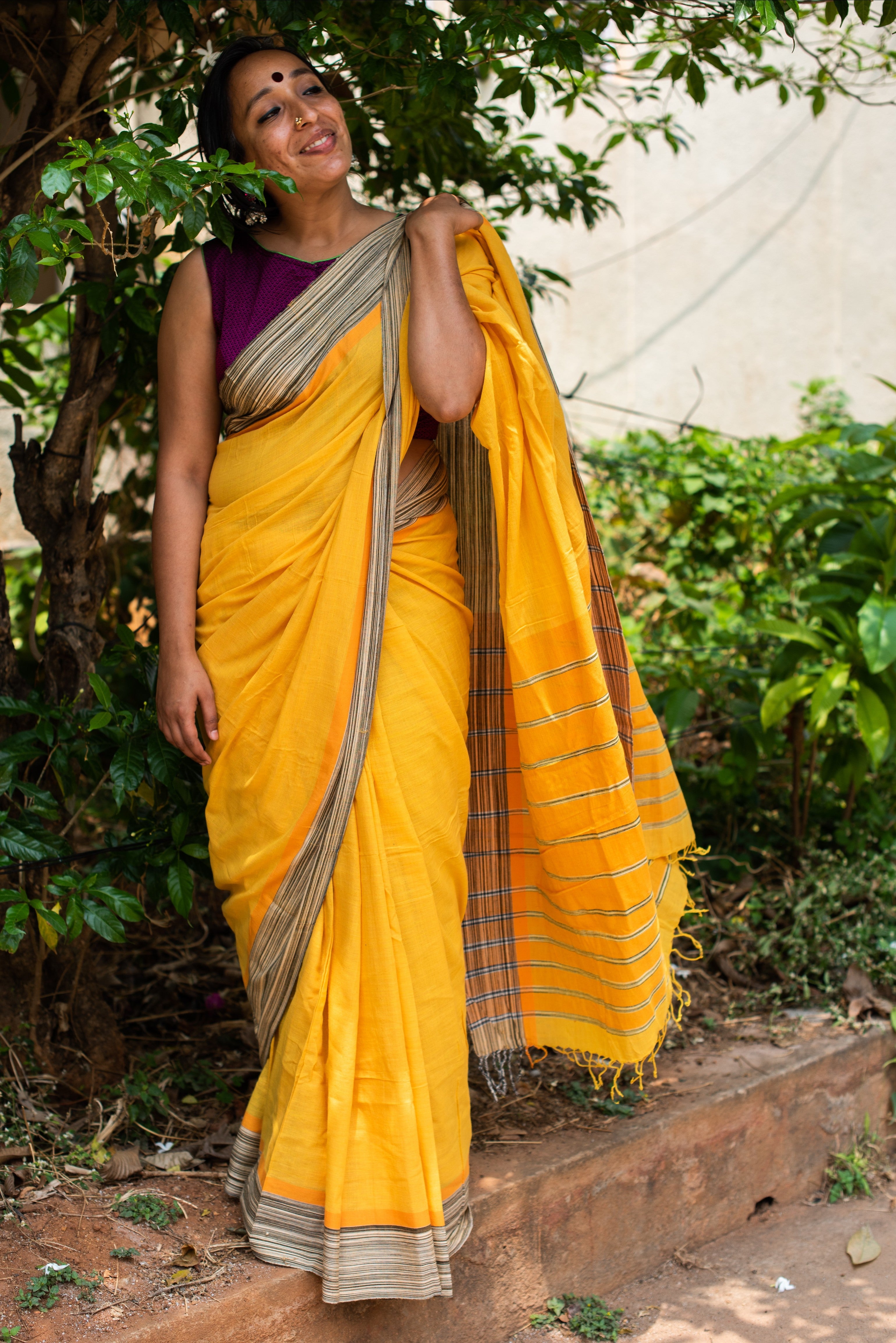 Buy Yellow Sarees With Contrast Blouse Online In India At Best Price Offers  | Tata CLiQ