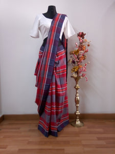 Red checks bengal weaves saree with pure white blouse - Saree Blouse Combo